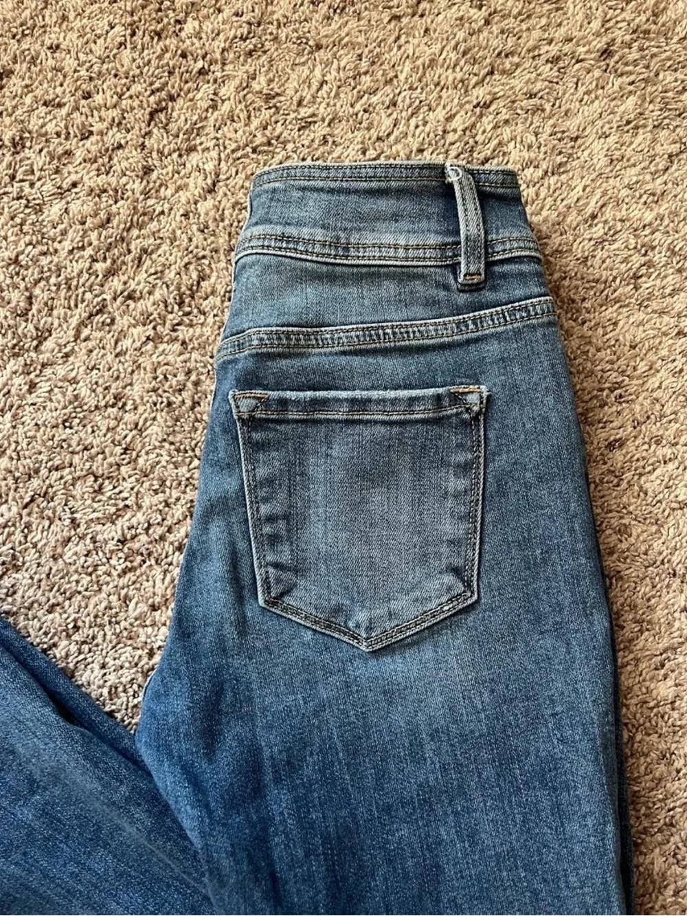 Women's KanCan Dark Wash Distressed Denim Jeans Bootcut Flare Mid Rise Kurvy 26